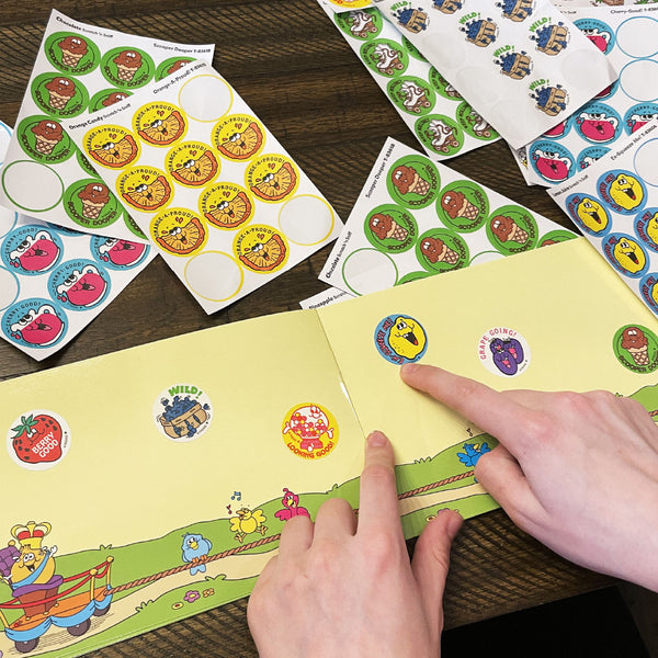 T83606-5-Scratch-n-Sniff-Retro-Stinky-Stickers-Lemon