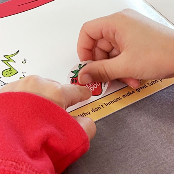 T83601-Stinky-Sticker-Album-Strawberry